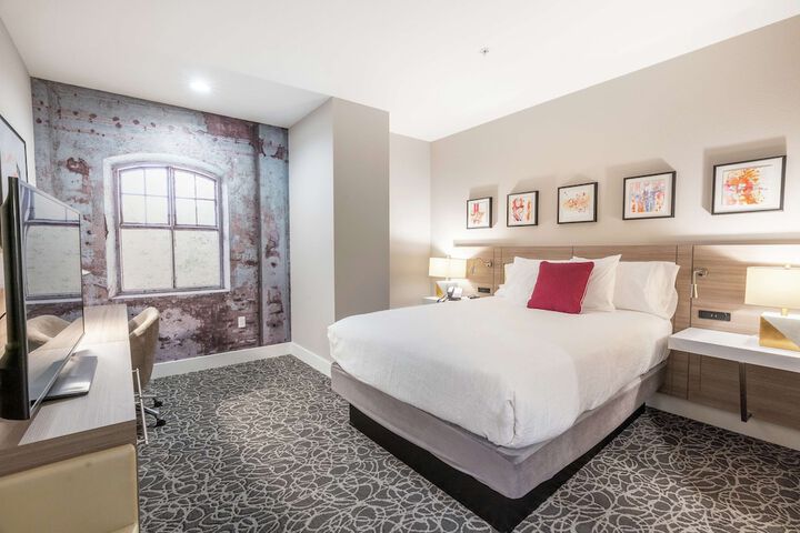 Room 30 of 41