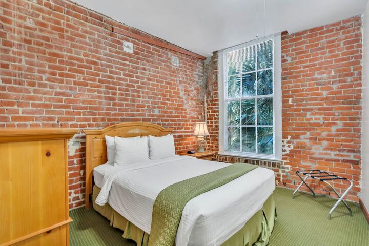 Room 49 of 130