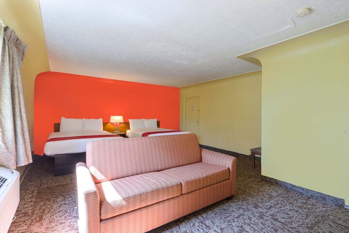 Room 25 of 31