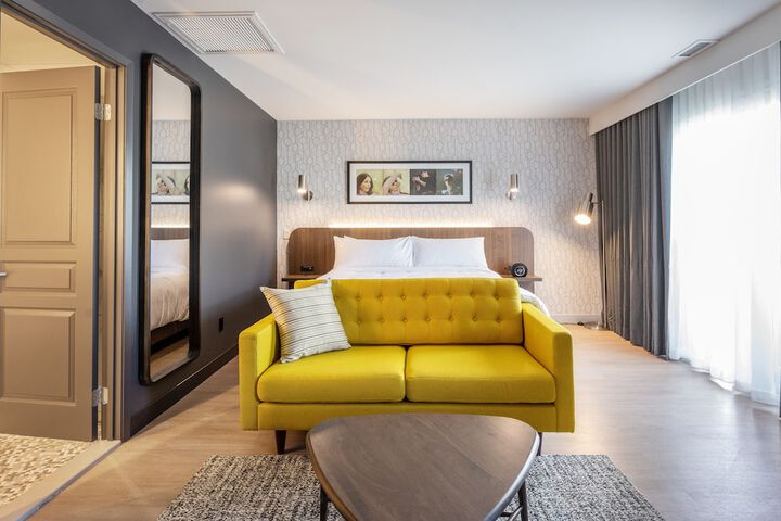 Room 12 of 40