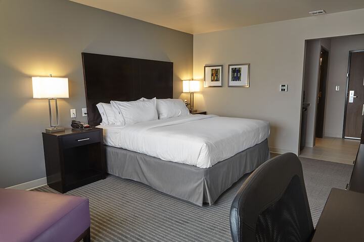 Holiday Inn Express & Suites Tahlequah by IHG