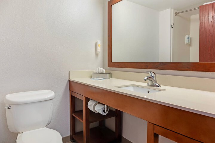 Comfort Inn & Suites Orlando North
