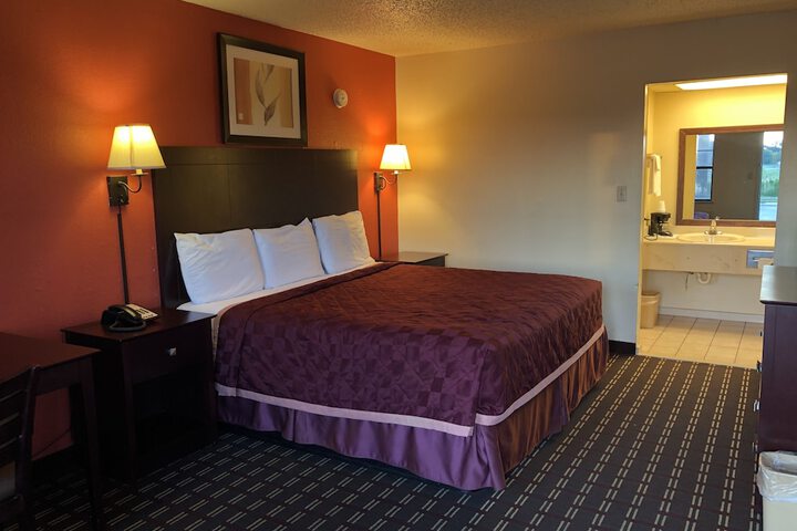 Room 15 of 27