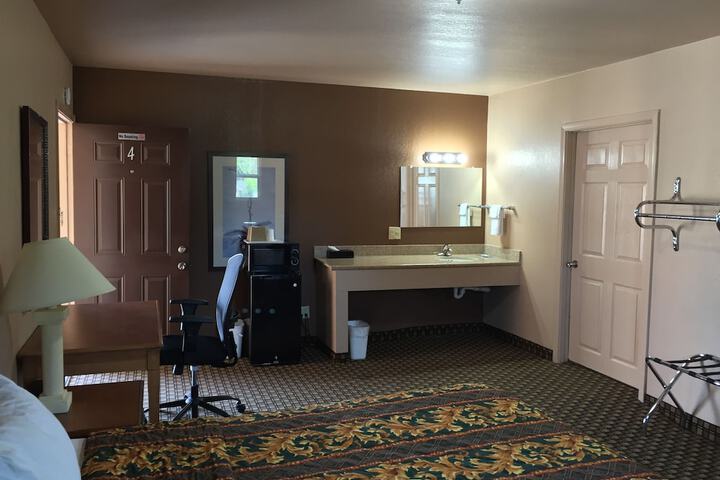 Room 12 of 24