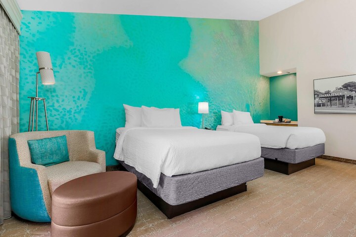 Courtyard by Marriott San Diego Del Mar / Solana Beach