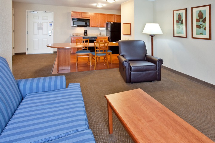 Room 11 of 18