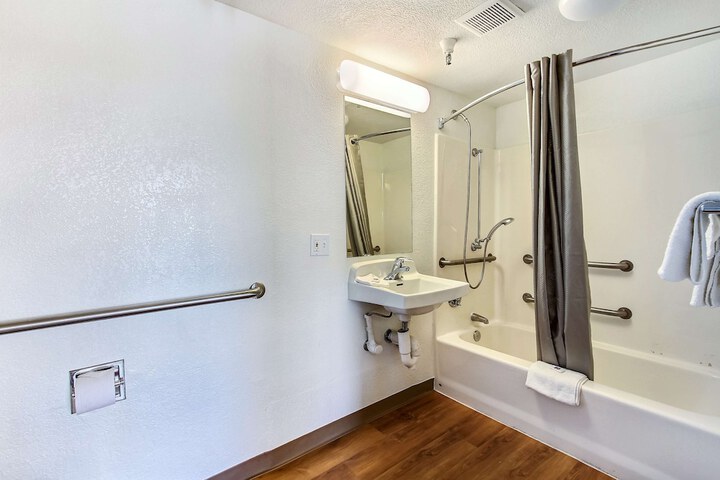 Room 21 of 26