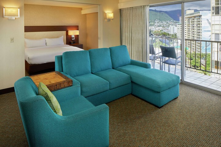 DoubleTree by Hilton Hotel Alana - Waikiki Beach