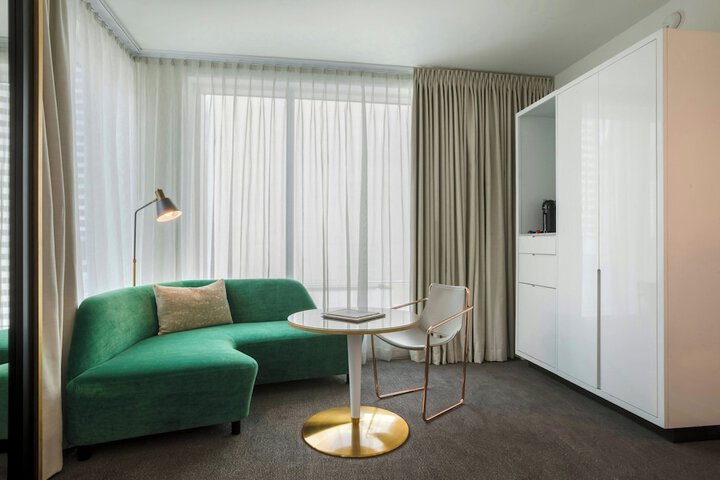 The Laura Hotel Houston Downtown, Autograph Collection