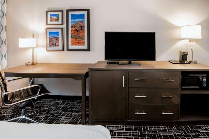 Room 35 of 78