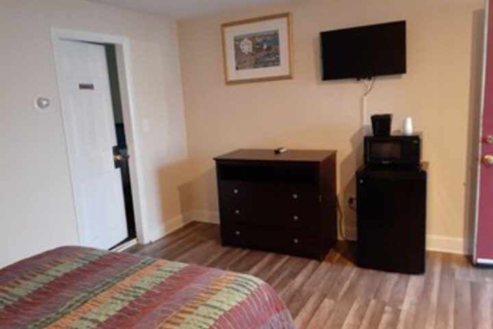 Town Line Motel
