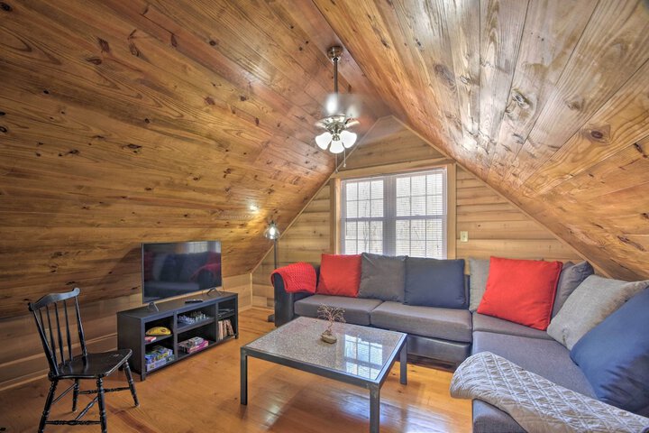 The Lake Place Cabin w / Golf Cart & Free Kayaks!