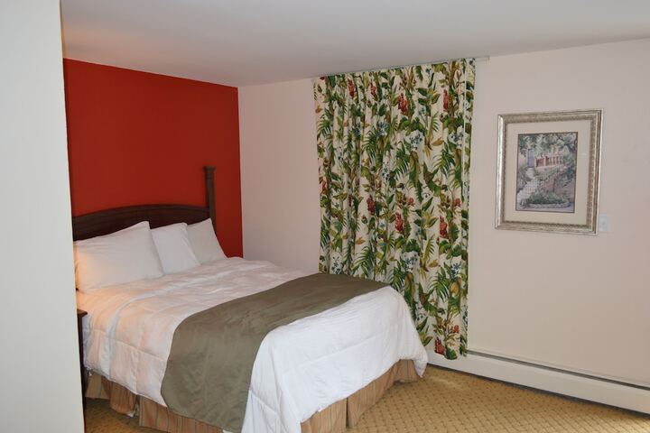 Room 7 of 14