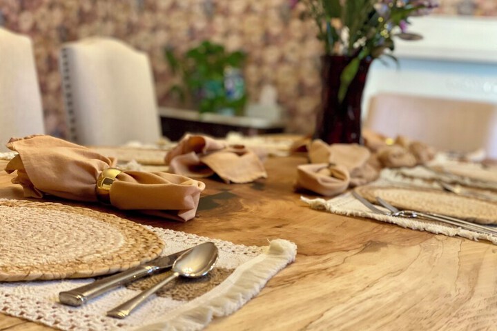 Dining 40 of 50