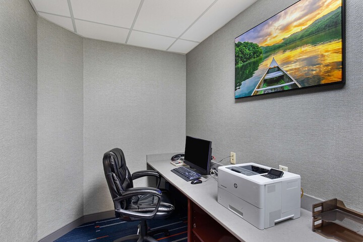 Business Center 33 of 33