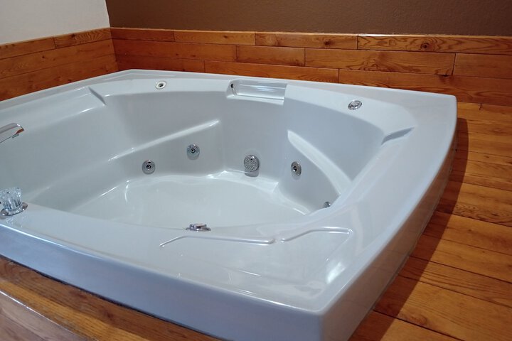 Hot Tub 48 of 54