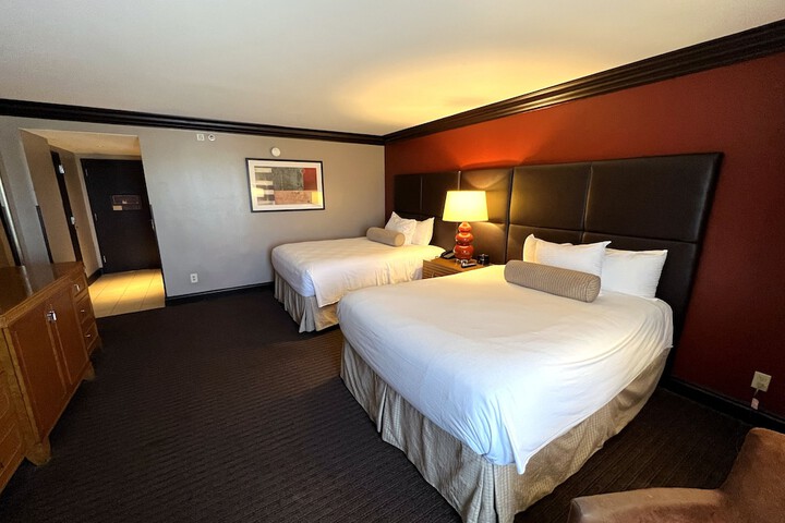 Room 32 of 84