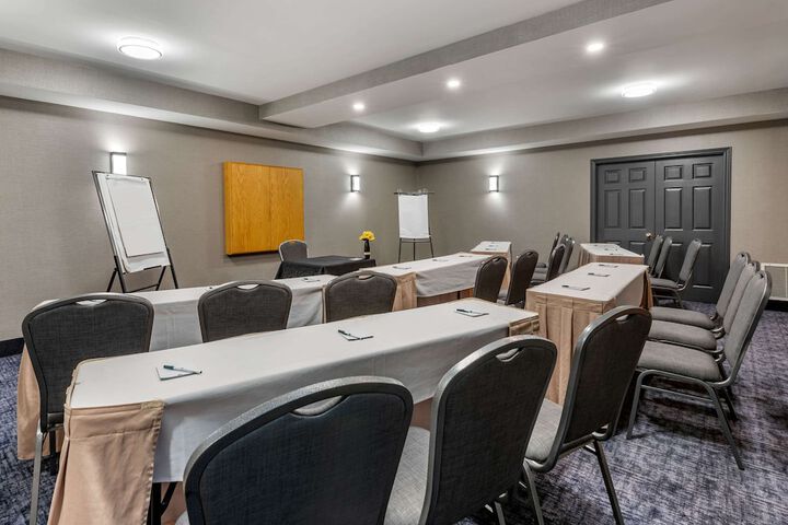 Quality Inn and Suites Oakville-Mississauga