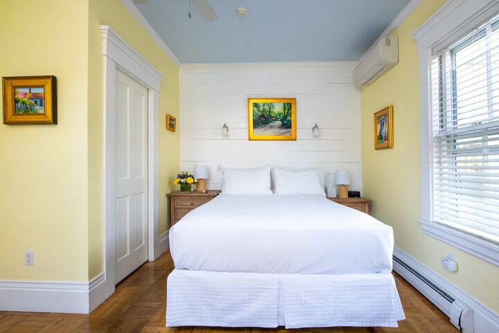 Room 11 of 51