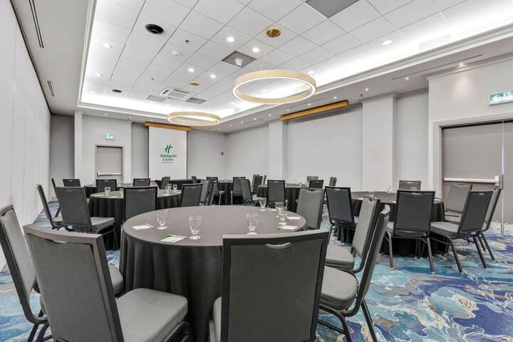 Ballroom/Hall 119 of 134