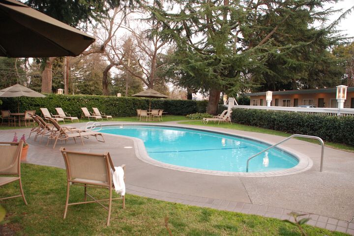 Pool 12 of 38