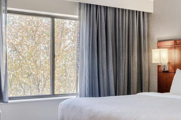 Courtyard by Marriott Burlington Williston