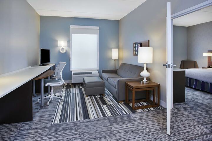 Room 13 of 33