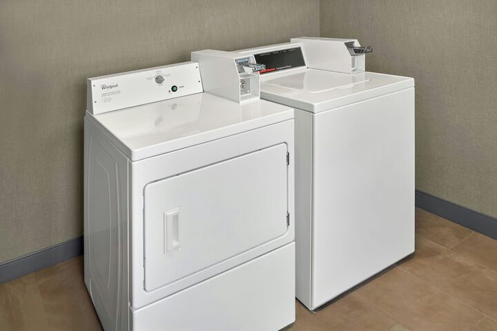 Fairfield Inn & Suites by Marriott Detroit Farmington Hills