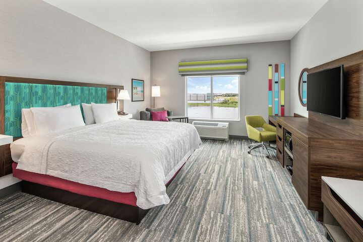Room 9 of 33