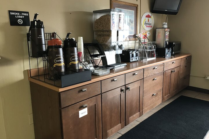 Breakfast/Coffee Service 28 of 29