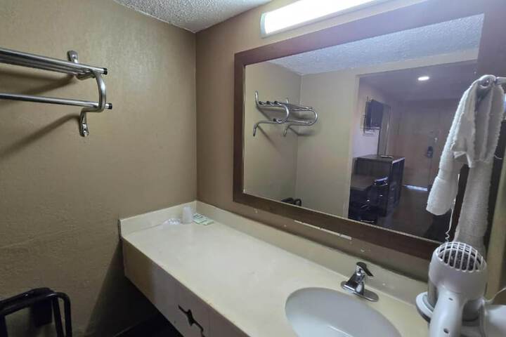 Room 11 of 21