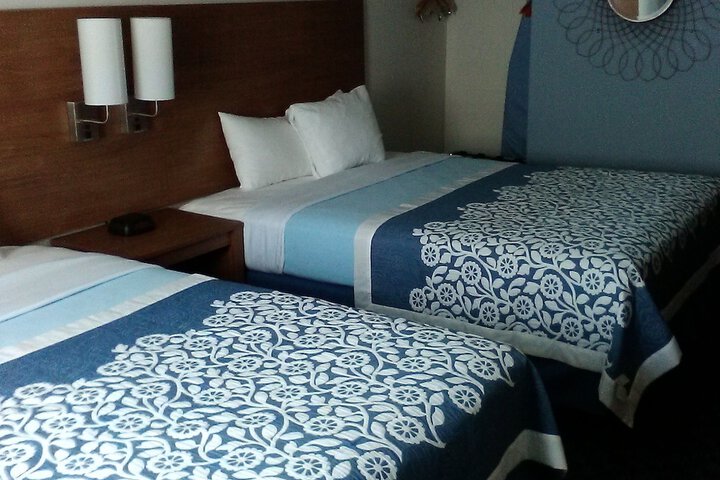 Room 12 of 18