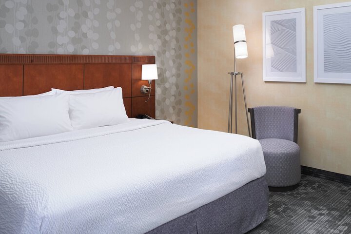 Courtyard by Marriott Detroit Dearborn