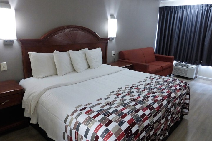 Room 7 of 17
