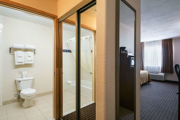 Quality Inn Kingsville Hwy 77