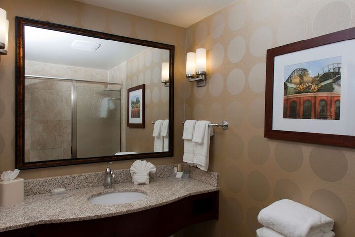 Room 35 of 60