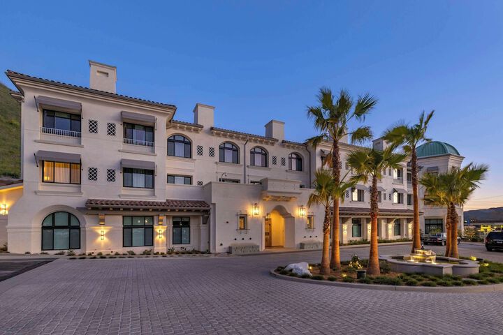 Hotel 2 of 74