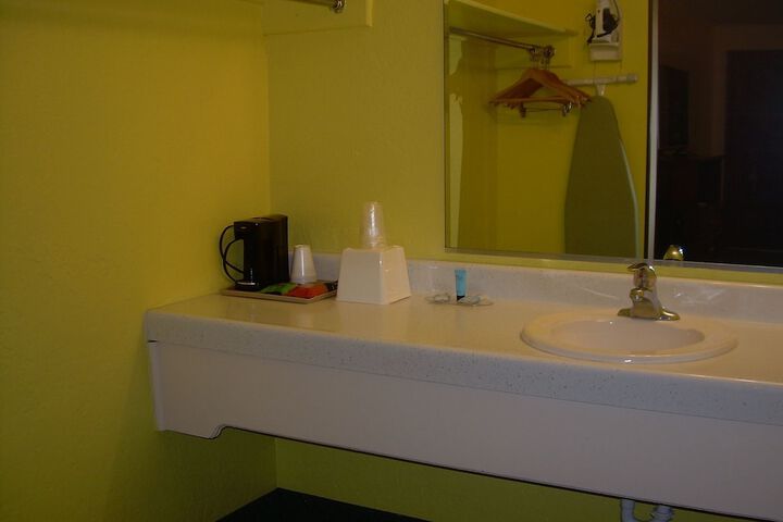 Room 11 of 24