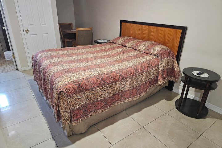 Room 18 of 30