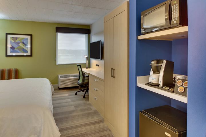 Room 32 of 55