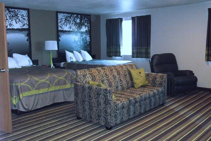 Super 8 by Wyndham Brookings