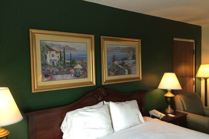Room 41 of 48