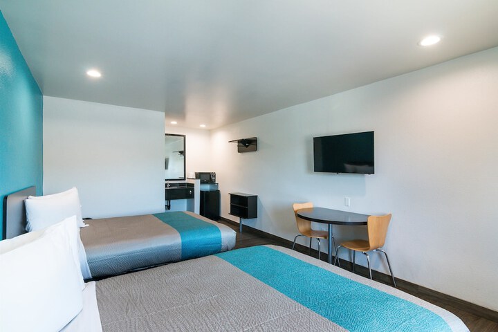 Room 17 of 35