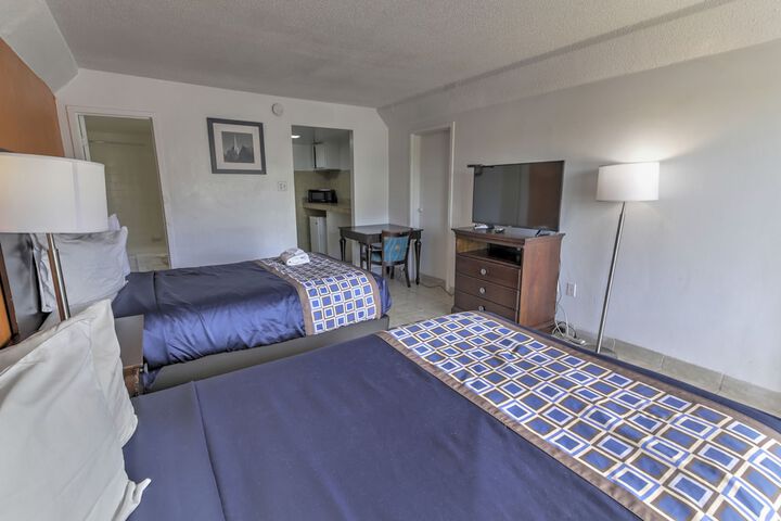 Room 13 of 29