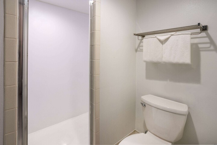Room 12 of 22