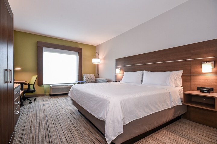Holiday Inn Express & Suites Charlotte Southeast - Matthews by IHG