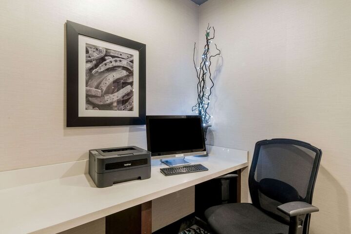 Business Center 29 of 29