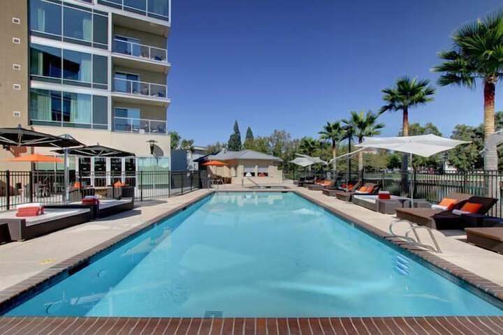 University Plaza Waterfront Hotel