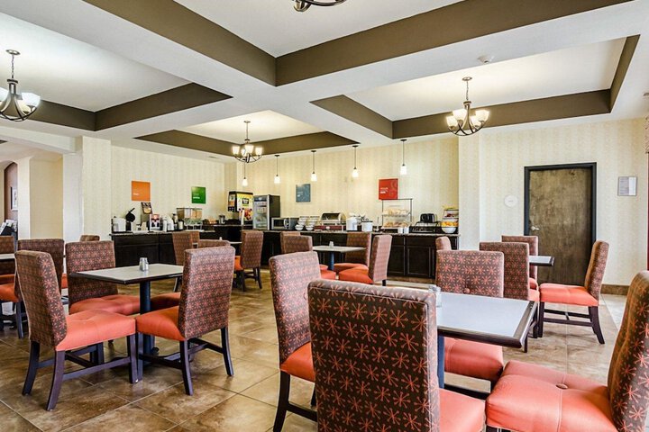 Comfort Inn & Suites Lawrence - University Area