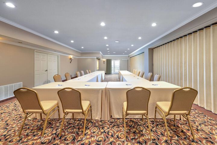 La Quinta Inn & Suites by Wyndham Marble Falls